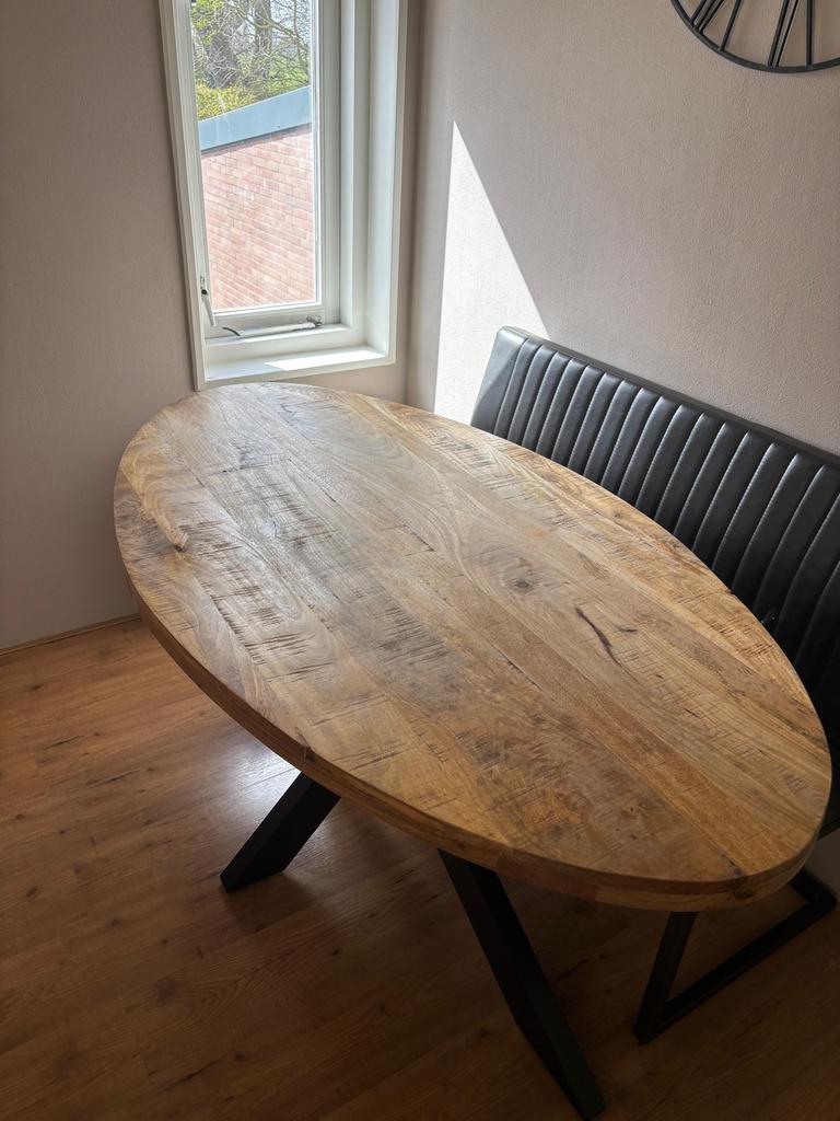 ovale eettafel met metalen onderstel, Ophalen, Gebruikt, 100 tot 150 cm, Landelijk
