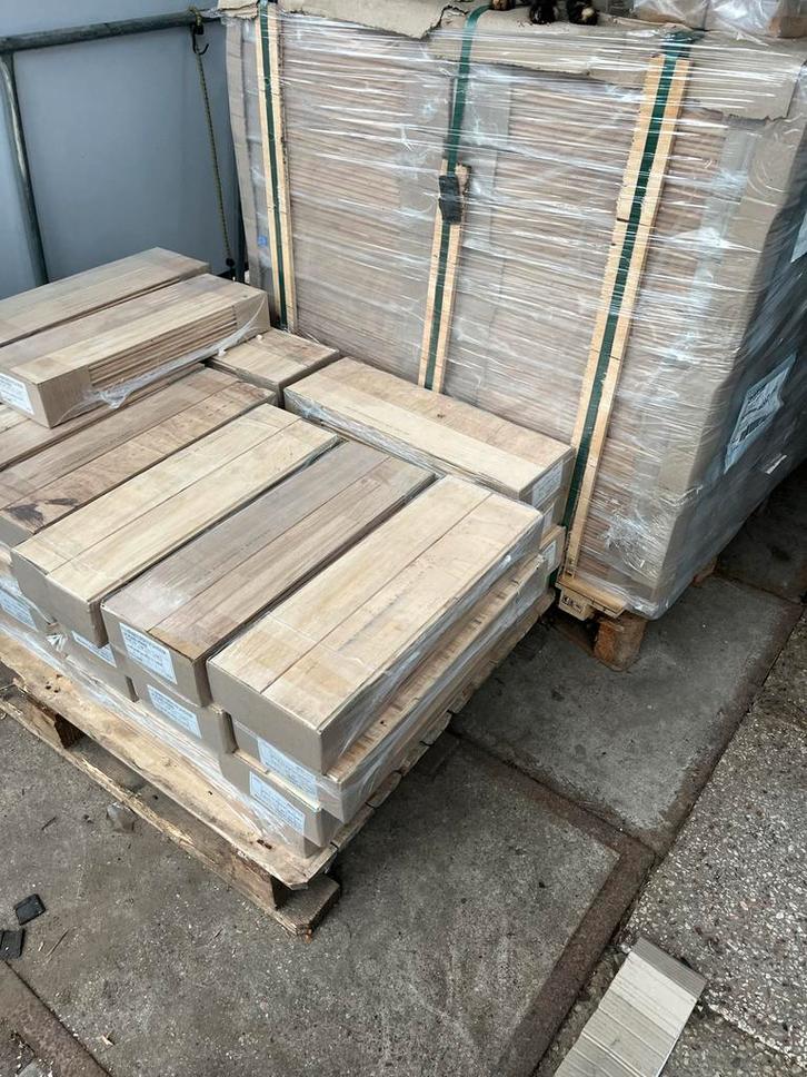 Ongebruikt Visgraat Parket - Blank Eiken (ca.75 m²), Huis en Inrichting, Stoffering | Vloerbedekking, Nieuw, Parket, Beige, 75 m² of meer