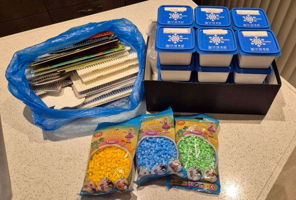 Heel veel Hama strijkkralen en vormpjes met voorbeelden, Kinderen en Baby's, Speelgoed | Educatief en Creatief, Ophalen of Verzenden