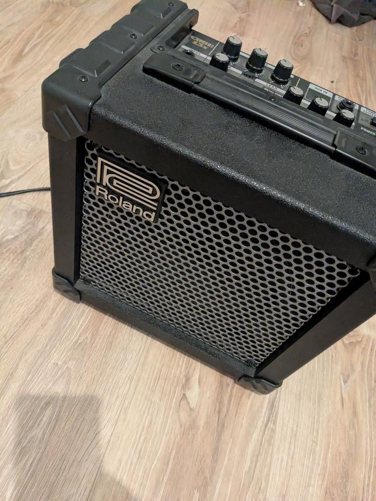 Te koop Roland Cube 15x, Ophalen, Zo goed als nieuw, Minder dan 50 watt