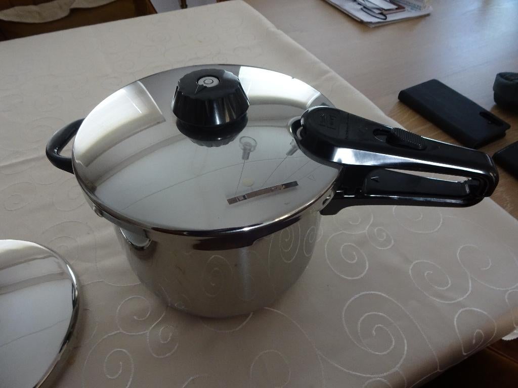 snelkookpan Fissler, Kookpan of Snelkookpan, Keramische plaat, Ophalen of Verzenden, Zo goed als nieuw