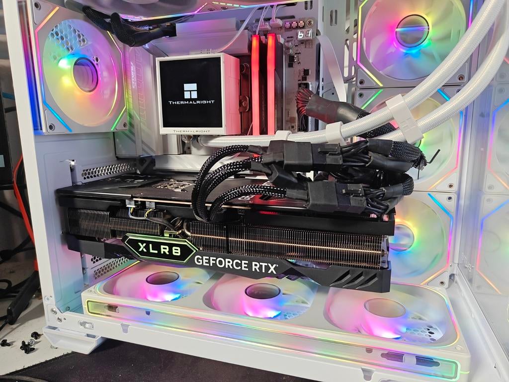 Pny XLR8 RTX 4090 24gb + doos en underclock, Computers en Software, Videokaarten, ., Ophalen of Verzenden, Zo goed als nieuw, .