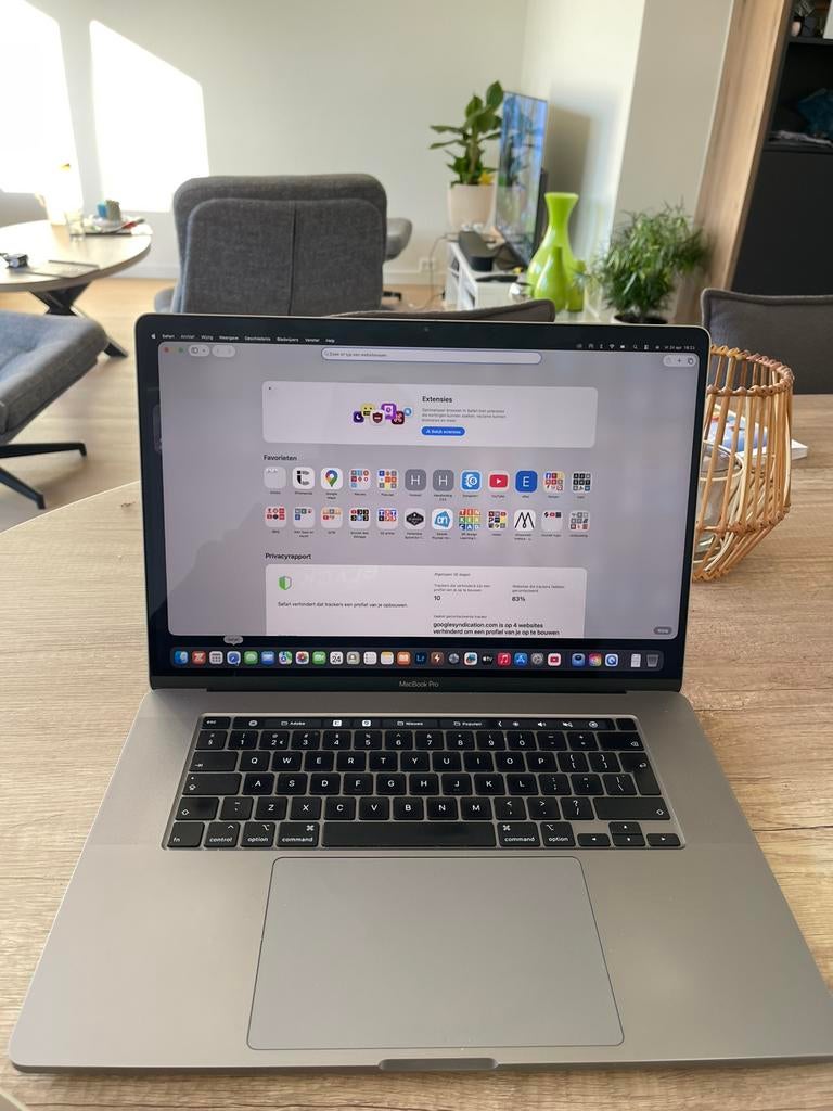 Apple Macbook pro 2019 16 inch i9 8-core 2,3 Ghz 32Gb RAM, Computers en Software, Apple Macbooks, 1 TB of meer, 2 tot 3 Ghz, Zo goed als nieuw
