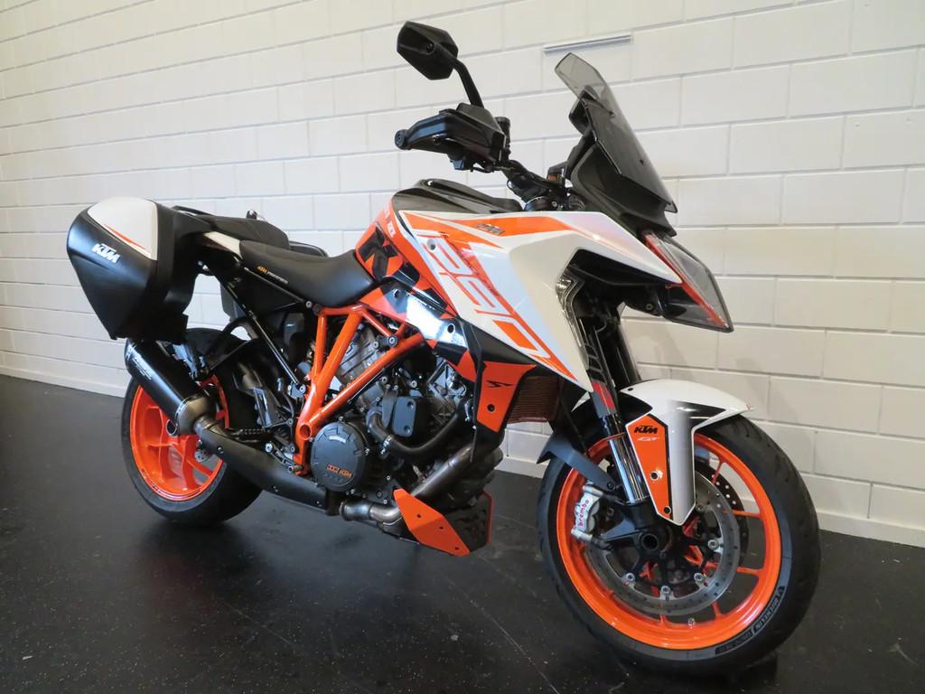 KTM KTM 1290 SUPERDUKE GT TECKPACK AKRA € 12.950,00, Motoren, Motoren | KTM, Bedrijf, Toermotor, 1290 cc
