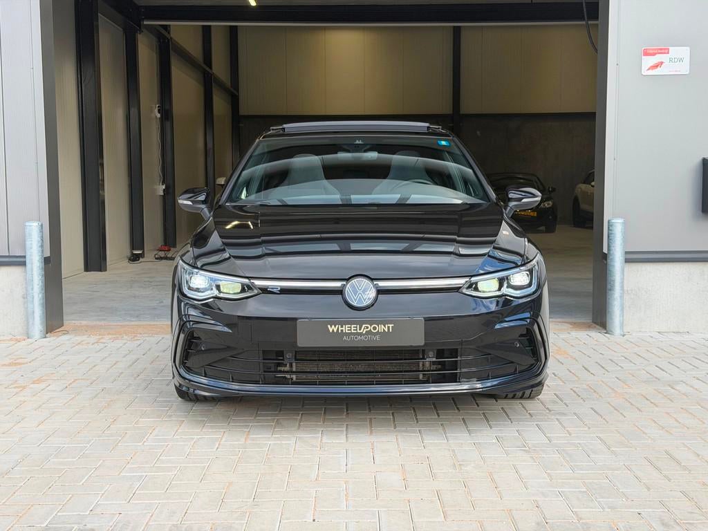 Volkswagen Golf 1.5 eTSI R-Line|Pano|H/K|IQ|Keyless|BOMVOL!, Auto's, Volkswagen, 4 cilinders, 150 pk, Zwart, Bedrijf