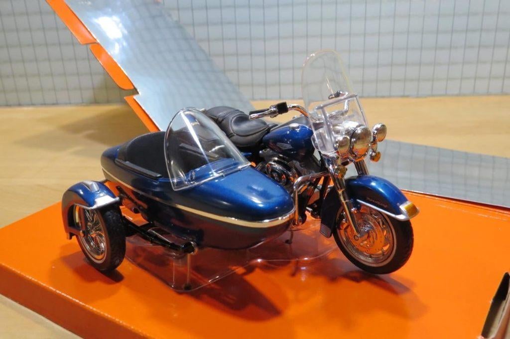 Harley Davidson sidecar zijspan FLHRCI 2001 1:18 (19), Hobby en Vrije tijd, Maisto, May Cheong Group France S.A.S., Nieuw, Ophalen of Verzenden