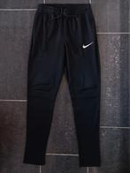 Nike Trainingsbroek Soccer/Relax, Dri-Fit kleur zwart maat S, Kleding | Heren, Sportkleding, Zwart, Ophalen of Verzenden, Zo goed als nieuw