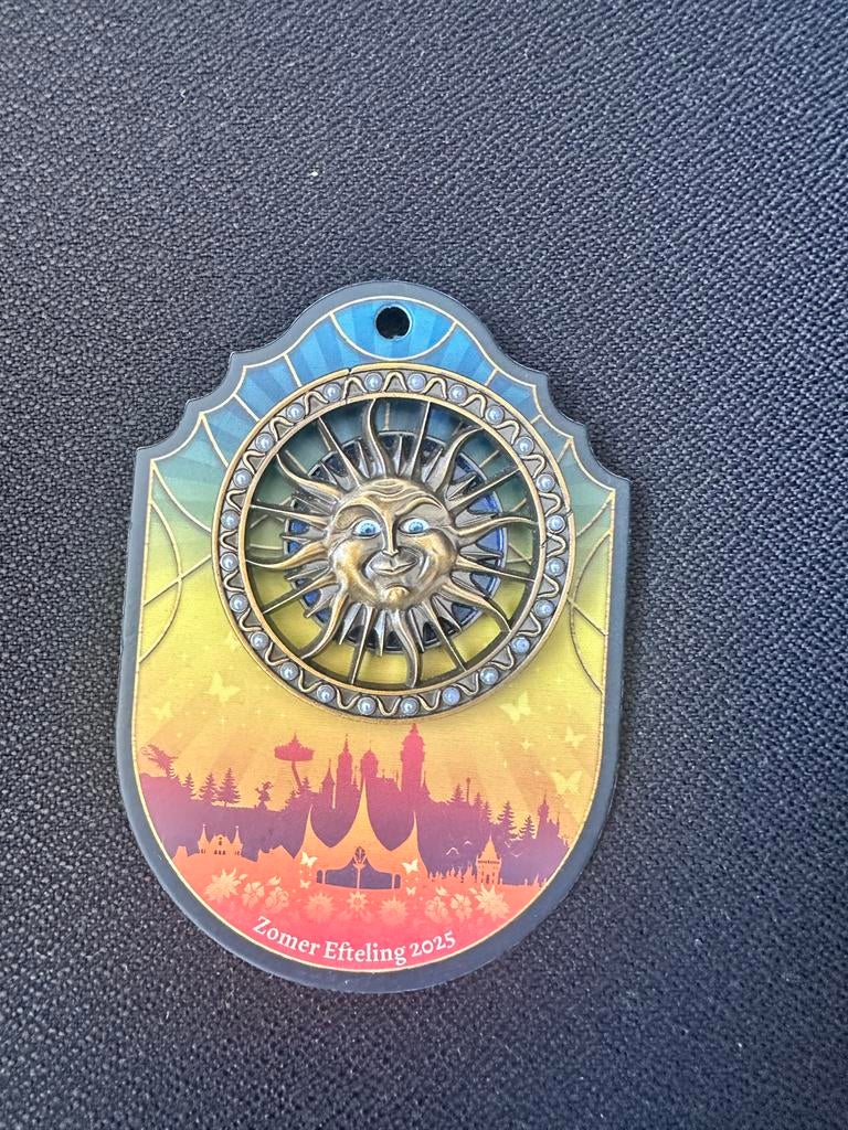 Efteling Zomerpin 2025 - Nieuw in verpakking, Ophalen of Verzenden, Nieuw, Button of Speldje