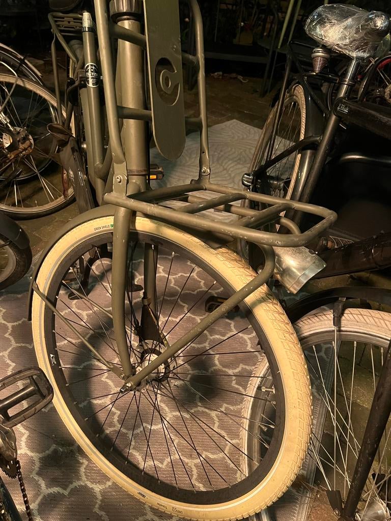 Voorwiel cortina 28 inch nieuwe banden, Ophalen of Verzenden, Gebruikt, Band