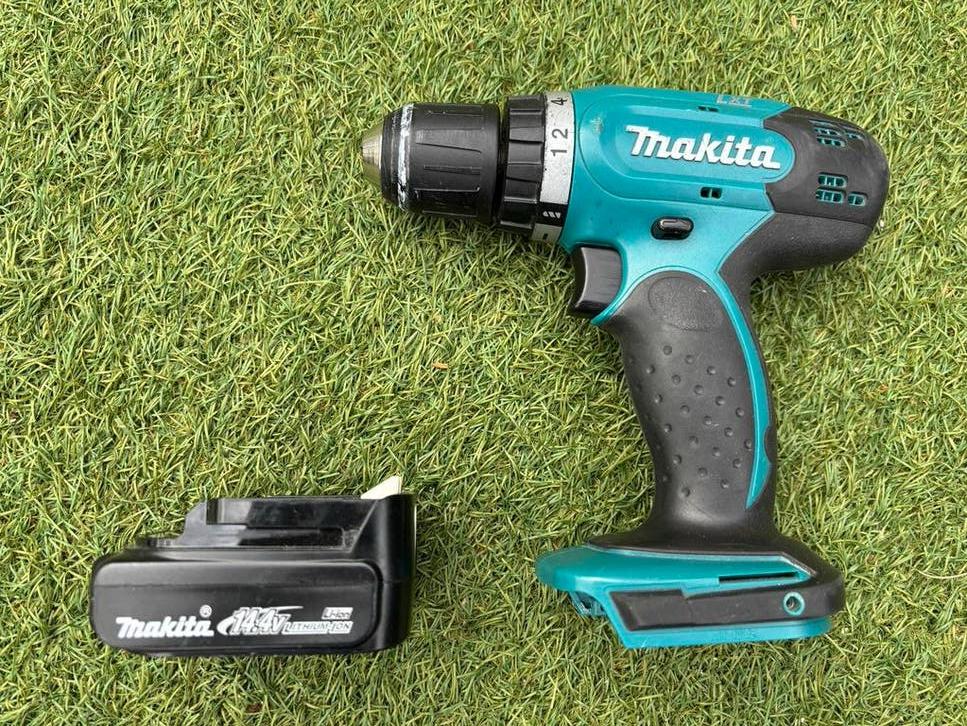 Makita Boor- en Schroefmachine met Accu, Doe-het-zelf en Verbouw, Gereedschap | Boormachines, Gebruikt, Variabele snelheid, Ophalen of Verzenden