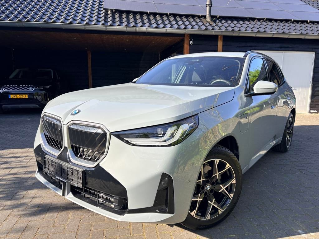 BMW X3 30e xDrive M Sport Pro  299pk ACC/ HUD/ 360/ Trekh., Auto's, Automaat, 4 cilinders, Vierwielaandrijving, Dealer onderhouden