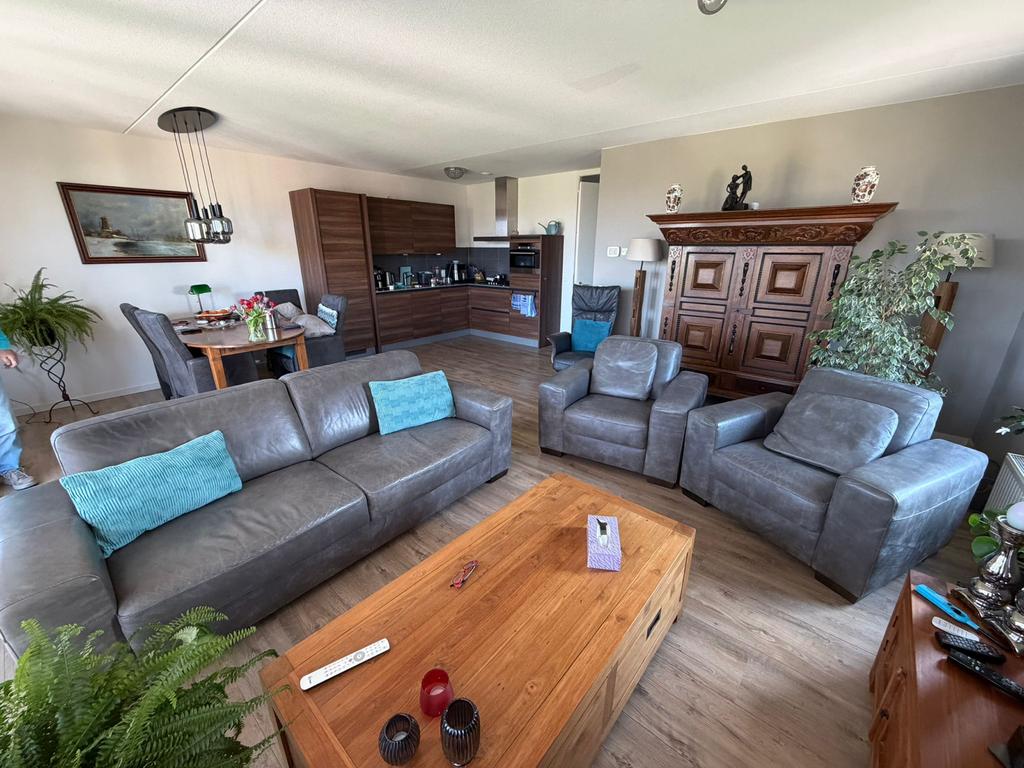 Lederen bankstel: 3-zitsbank + 2 fauteuils - Robuuste stijl, Ophalen, Zo goed als nieuw, Leer