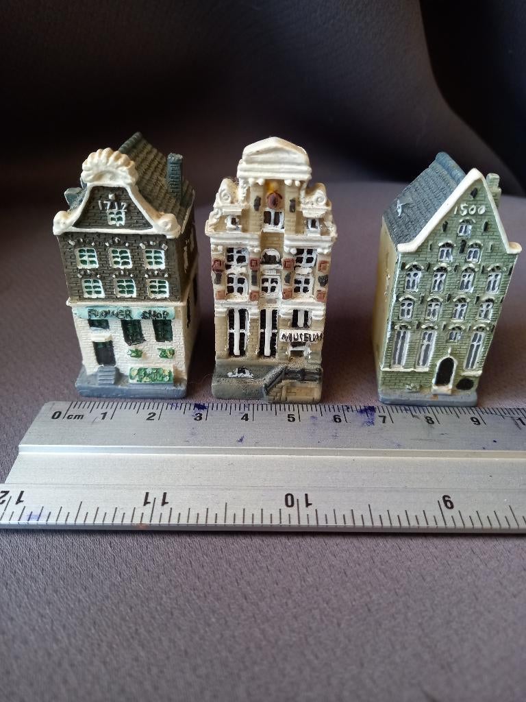 3 mini grachtenhuisjes, Verzamelen, Beelden en Beeldjes, Ophalen of Verzenden, Dier