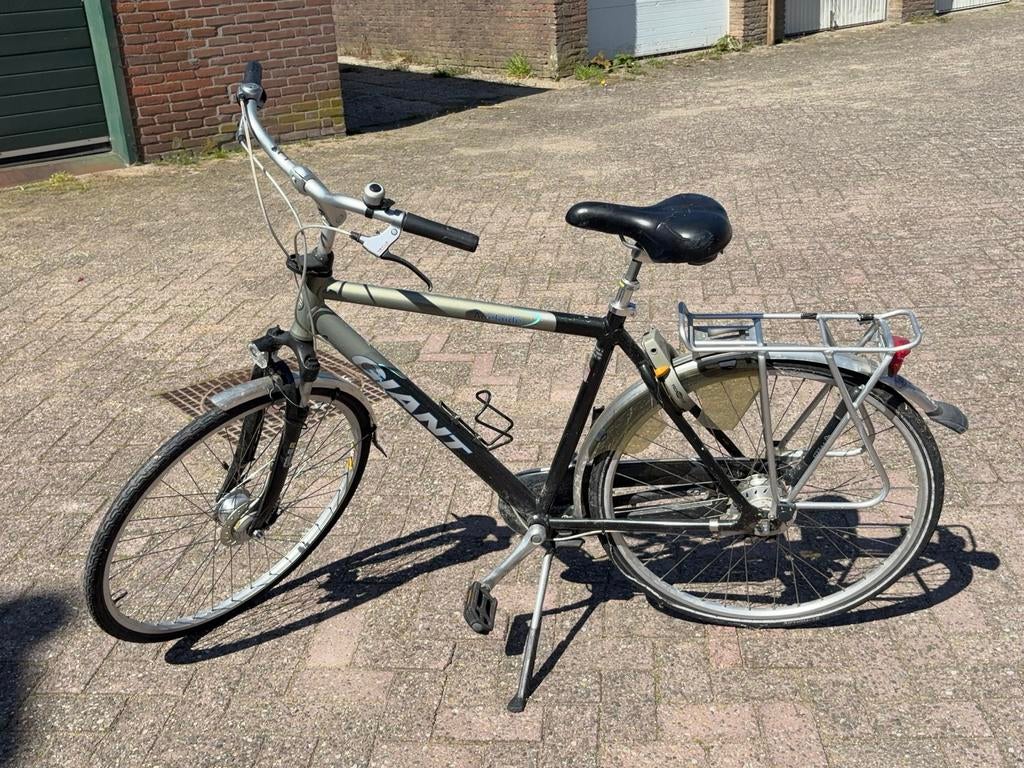 Giant herenfiets met 7 versnellingen en trommelremmen, Fietsen en Brommers, Fietsen | Heren | Herenfietsen, Ophalen, Gebruikt