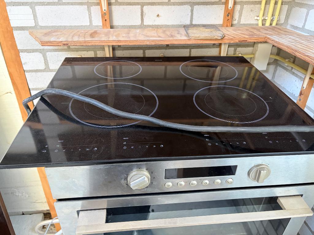Vaatwasser, oven en kooktoesel, Witgoed en Apparatuur, Vaatwasmachines, Ophalen, Gebruikt, 14 tot 18 liter, Inbouw
