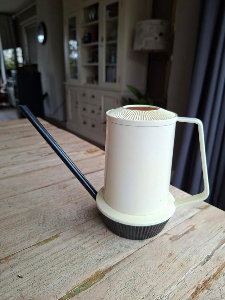 Vintage Emsa Gieter Jaren 70 - Crème/Zwart - 17,5cm, Ophalen of Verzenden, Gebruikt, Kunststof