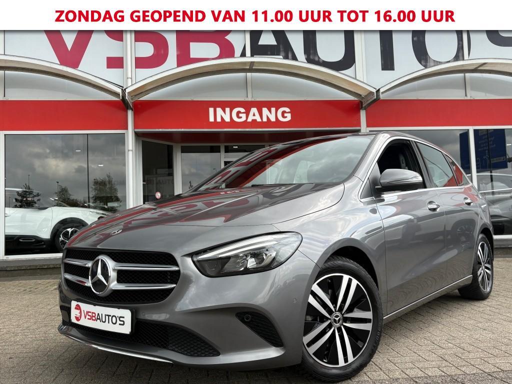 Mercedes-benz B-KLASSE B180 AUT. 136PK LED NAVI CAMERA SFEER, Automaat, Gebruikt, Huisgarantie, Met garantie (alle)