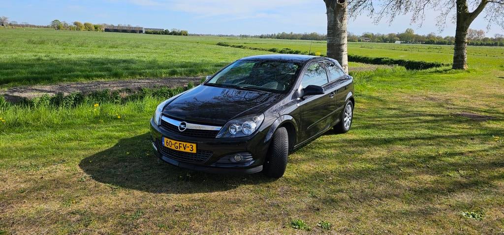 Opel Astra 1.6 16V GTC 85KW 2008 Zwart, Auto's, Opel, Voorwielaandrijving, 15 km/l, 625 kg, 4 cilinders