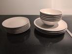 IKEA plate set - Urgent sale!!, Huis en Inrichting, Keuken | Servies, Ophalen of Verzenden, Zo goed als nieuw, Overige stijlen
