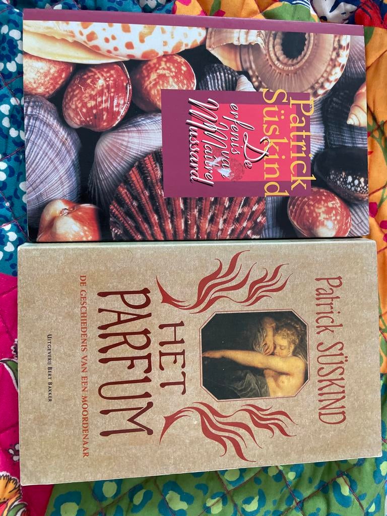 Het Parfum en De erfenis van Massard, Boeken, Romans, Gelezen, Nederland, Ophalen of Verzenden