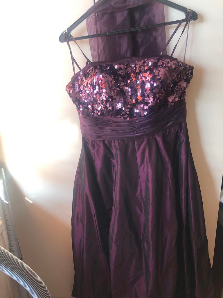 Paarse galajurk met pailletten en sjaal, Ophalen, Galajurk, Paars, Maat 46/48 (XL) of groter