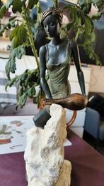 Bronzen beeld,waterdraagster meisje,brons beeld,gesigneerd,, Ophalen of Verzenden