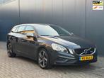 Volvo V60 1.6 T3 R-Design | Automaat | 100% Dealer Onderhoud, Gebruikt, 4 cilinders, 150 pk, Leder en Stof