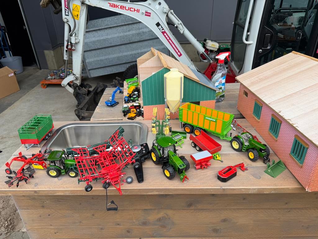 Grote Siku boerderij set – tractors, machines, schuren, Ophalen, Gebruikt