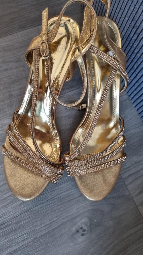 Gouden Sandalen met Strass - Maat 40, Overige kleuren, New Look, Zo goed als nieuw, Sandalen of Muiltjes