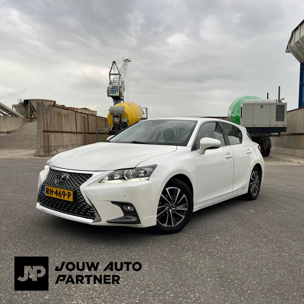 Lexus CT 200h Business Launch Edition | Acc | Pano | NAP, 136 pk, 4 cilinders, Wit, Origineel Nederlands