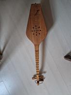 Panduri - Traditioneel Georgisch Snaarinstrument, Ophalen, Gebruikt, Luit, Saz of Bouzouki