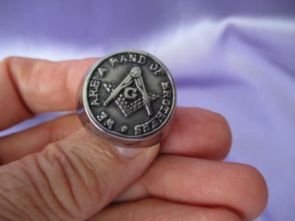 Masonic (Vrijmetselaars) ring – We are a band of brothers, 19 tot 20, Heer, Nieuw, Zilver
