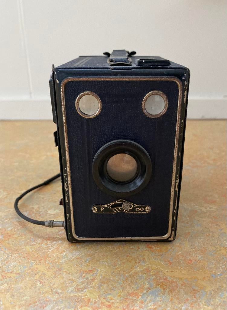 Blauwe FOKA box-camera, Verzamelen, Fotografica en Filmapparatuur, Ophalen of Verzenden, Voor 1940, Fototoestel