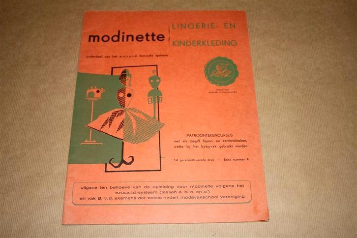 Modinette - Lingerie- en kinderkleding - Patroontekenen !!, Boeken, Mode, Gelezen, Mode algemeen, Ophalen of Verzenden