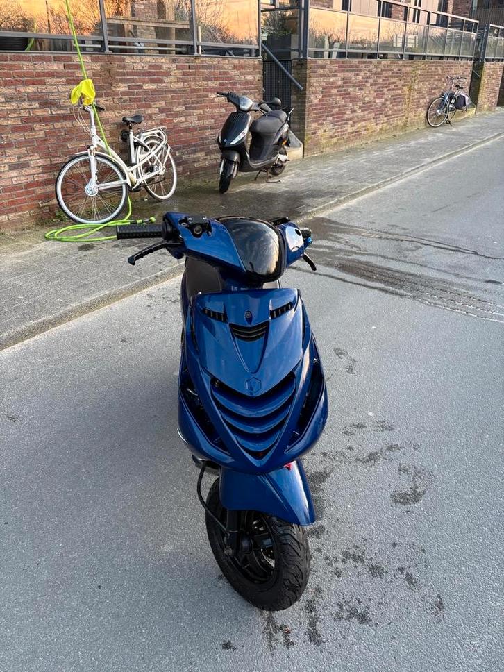 Piaggio Zip iget 4takt 2019, Fietsen en Brommers, Scooters | Piaggio, Gebruikt, Zip, Maximaal 45 km/u, Benzine, Ophalen