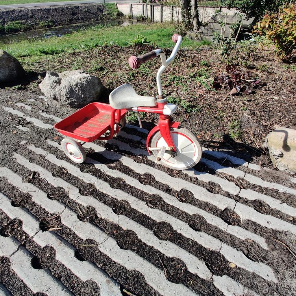 Stoere stalen kinderfiets met bakje, Ophalen of Verzenden, Gebruikt, Minder dan 16 inch