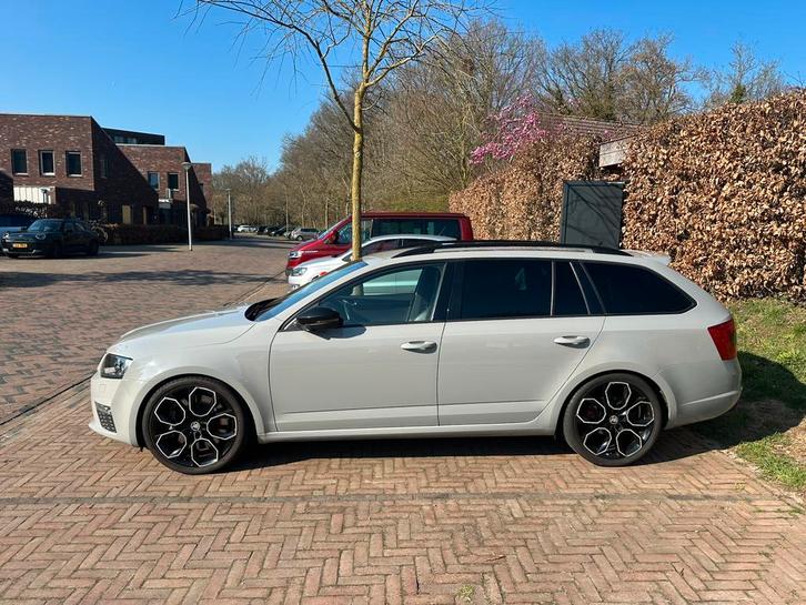 Skoda Octavia RS  DSG 2016 ‘Stahl Grau’, Auto's, Skoda, Particulier, Octavia, ABS, Achteruitrijcamera, Adaptieve lichten, Adaptive Cruise Control