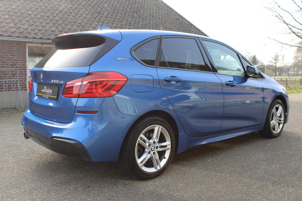 BMW 2 Serie Active Tourer 225xe EXECUTIVE PHEV M-SPORT LEER, Automaat, Gebruikt, Blauw, Bedrijf