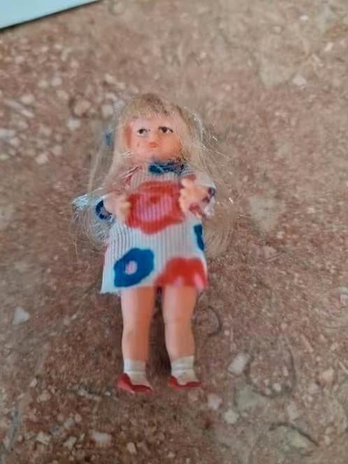 poppenhuis miniaturen ari popje nr 132, Ophalen of Verzenden, Zo goed als nieuw, Poppenhuis