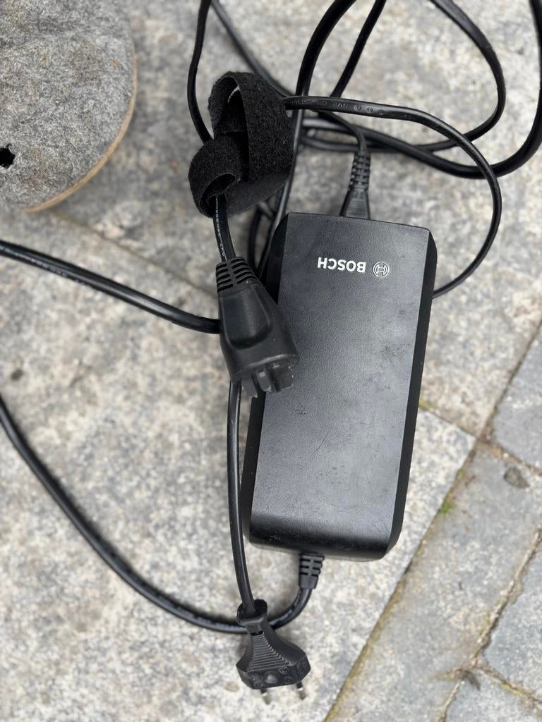 Bosch fietsaccu lader BCS230, Fietsen en Brommers, Ophalen of Verzenden, Zo goed als nieuw