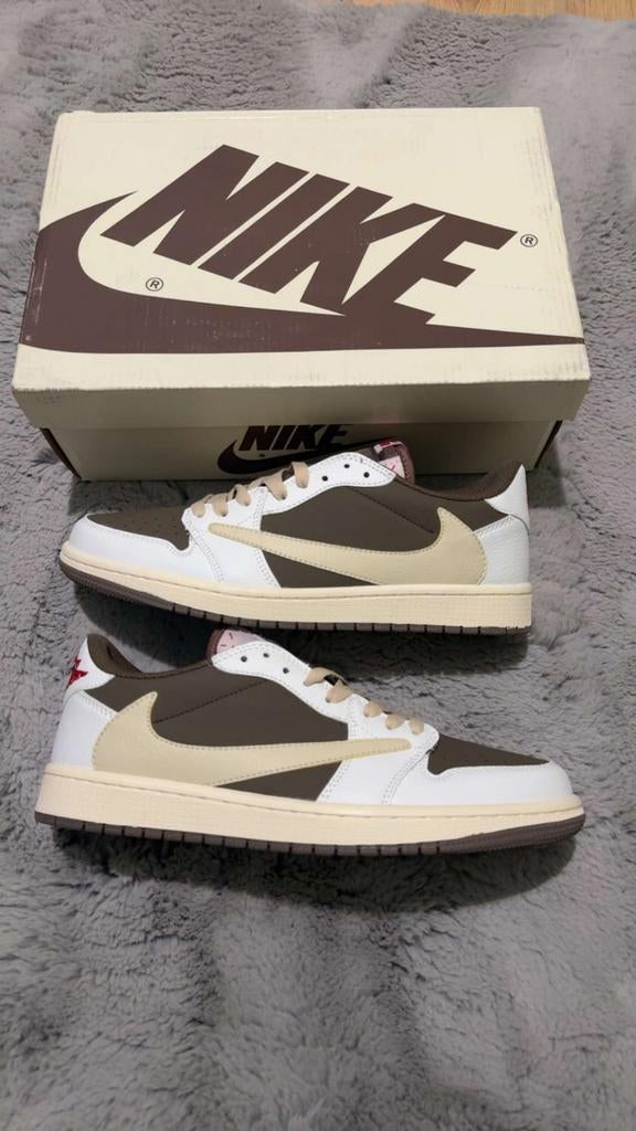 Air Jordan 1 Low Travis Scott Reverse Mocha maat 44, Overige kleuren, Nieuw, Ophalen of Verzenden, Sneakers of Gympen