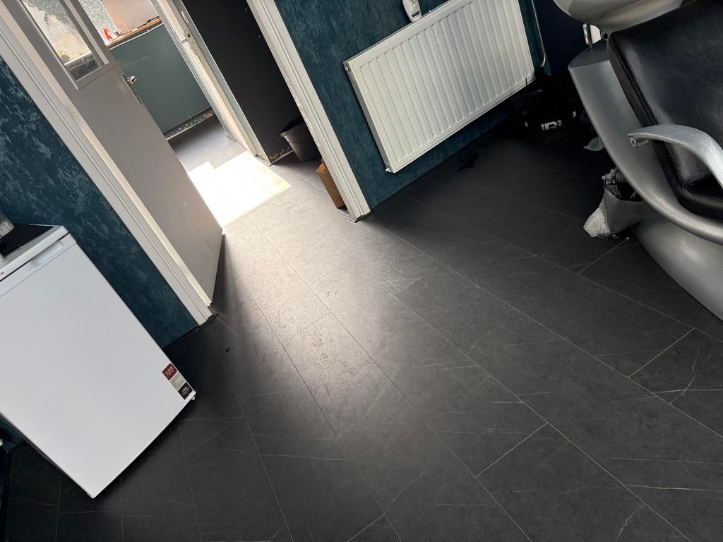 Laminaat Smokey Grijs bon+gar… 76-80m2 met ondervloer + pltn, Ophalen, Kunststof, 50 tot 150 cm, Zo goed als nieuw