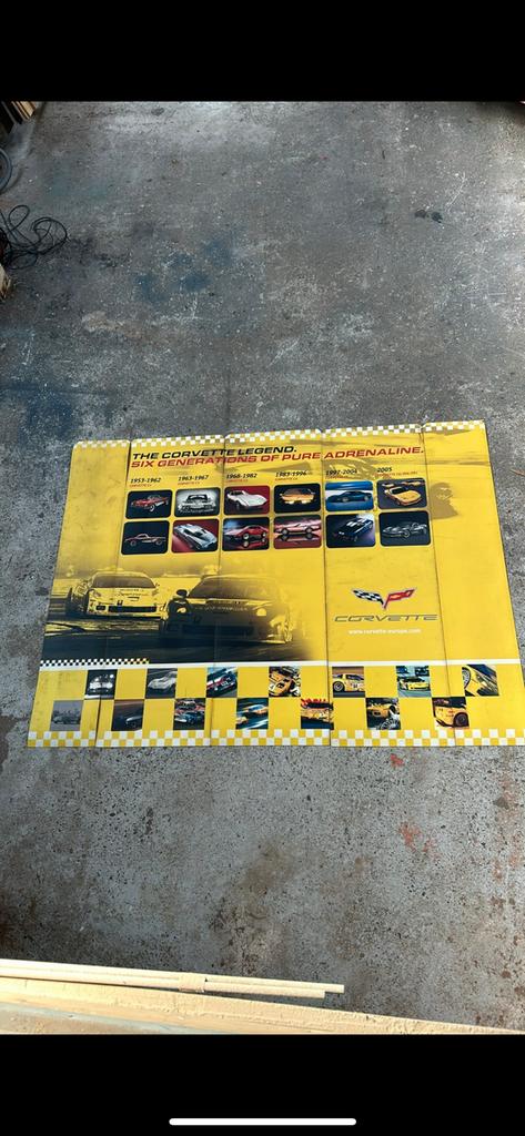 Corvette reclame zuil uit de showroom van Hessing, Ophalen, Zo goed als nieuw