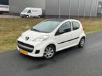 Peugeot 107 1.0 12V 5DR 2011 Wit Nap! airco! nwe apk!, Voorwielaandrijving, 4 stoelen, Origineel Nederlands, Bedrijf