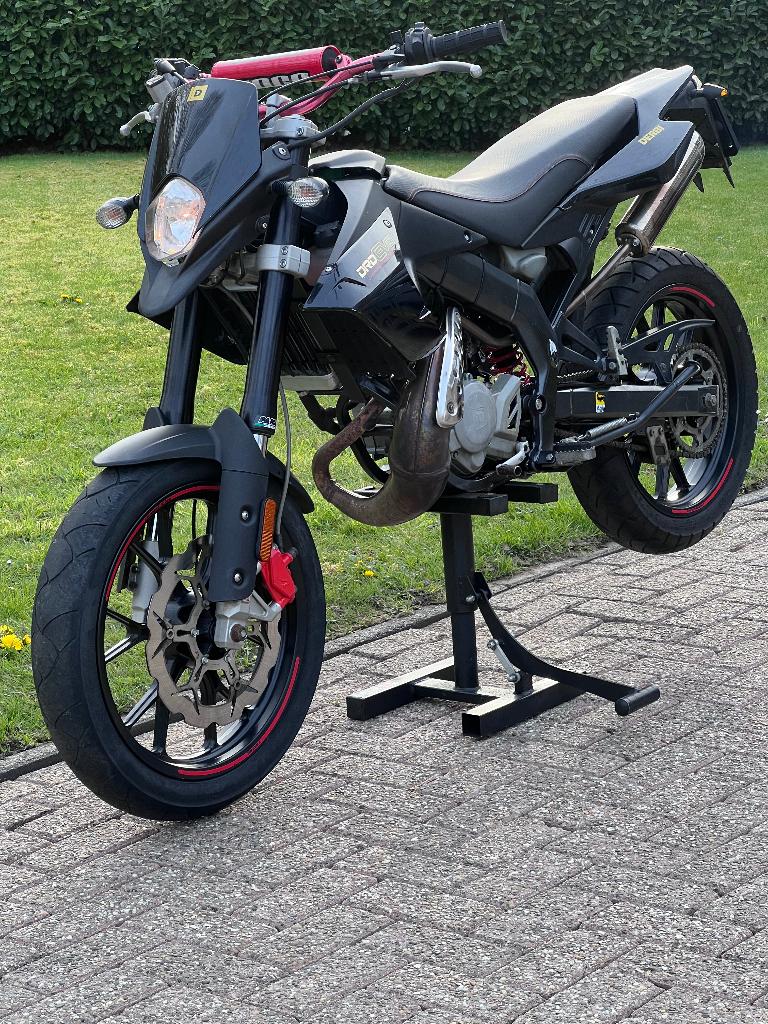Derbi DRD EVO 50 Limited Edition | maar 12000 KM, Fietsen en Brommers, Brommers | Derbi, Zo goed als nieuw, Maximaal 45 km/u, Ophalen