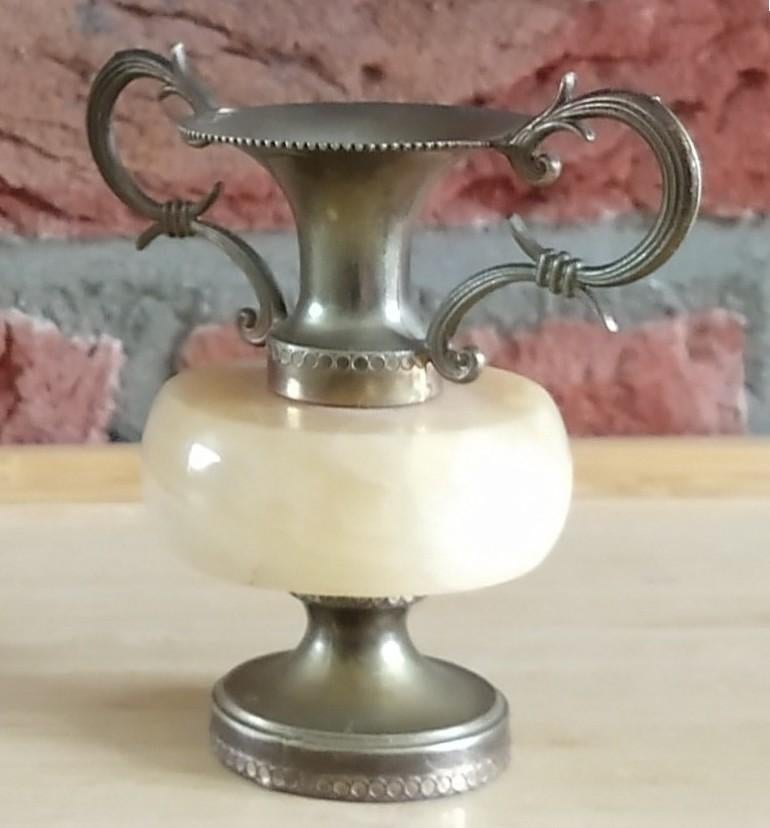 kleine amfora vaas gemaakt van onyx en metaal, volgnr 86, Ophalen of Verzenden