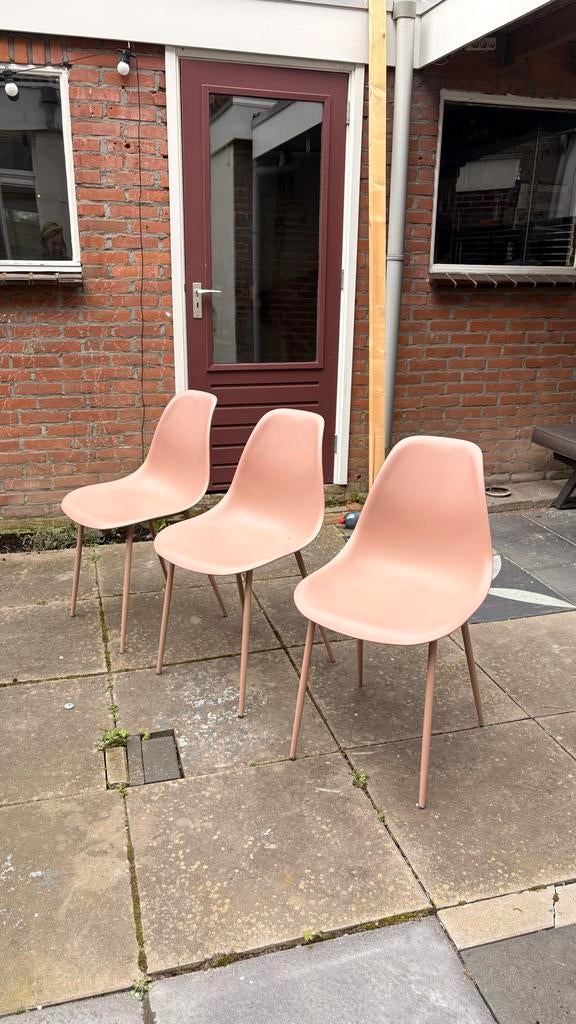Drie oudroze stoelen kuipstoelen, Huis en Inrichting, Stoelen, Ophalen, Kunststof, Gebruikt, Overige kleuren