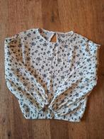Leuk wit blousje met zwarte bloemetjes, Kinderen en Baby's, Kinderkleding | Maat 116, Ophalen, Meisje, Overhemd of Blouse, Zo goed als nieuw