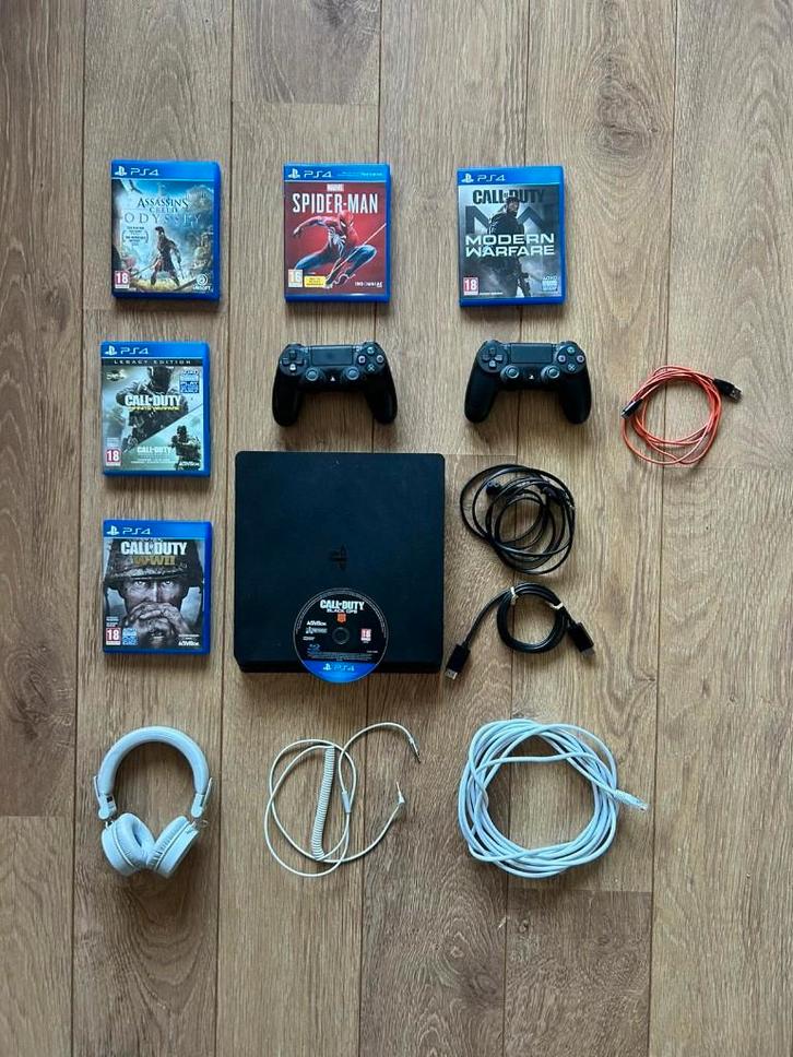PlayStation 4 Slim + 2 Controllers + 6 Games, Spelcomputers en Games, Spelcomputers | Sony PlayStation 4, Gebruikt, Slim, 1 TB