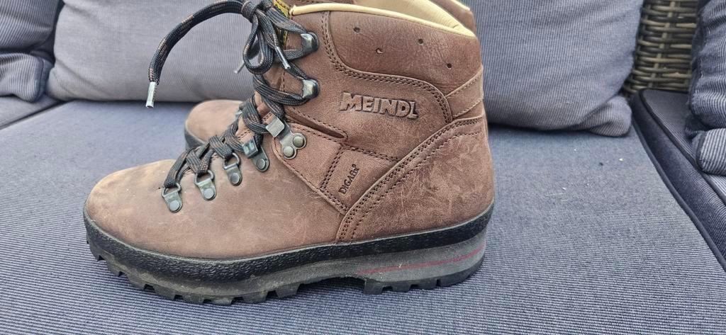 Meindl Borneo Type B wandelschoenen - Maat 7.5, Sport en Fitness, Bergsport en Wandelen, Ophalen of Verzenden, Zo goed als nieuw